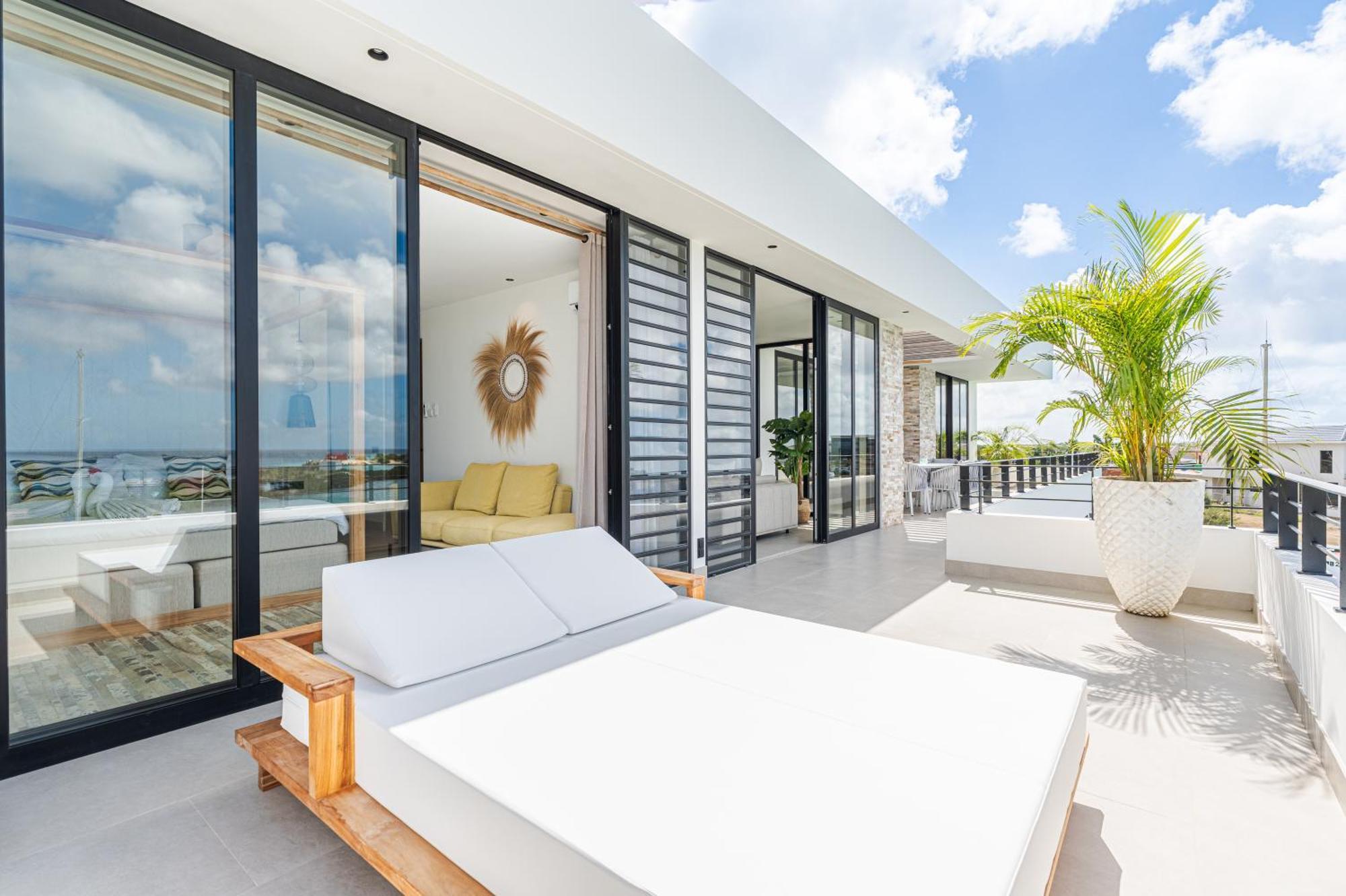 Van Der Valk Plaza Beach & Dive Resort Bonaire Кралендейк Экстерьер фото