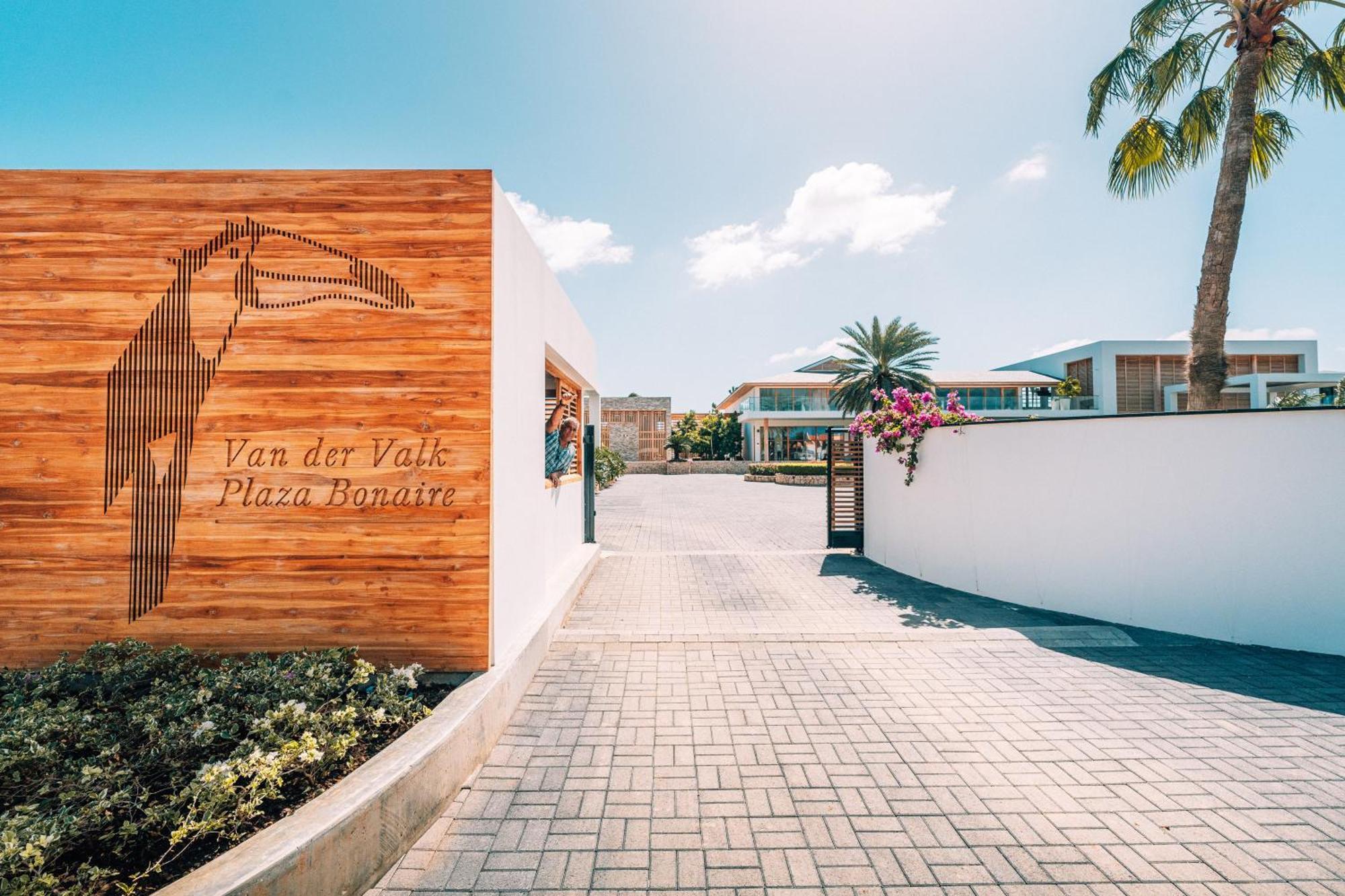 Van Der Valk Plaza Beach & Dive Resort Bonaire Кралендейк Экстерьер фото